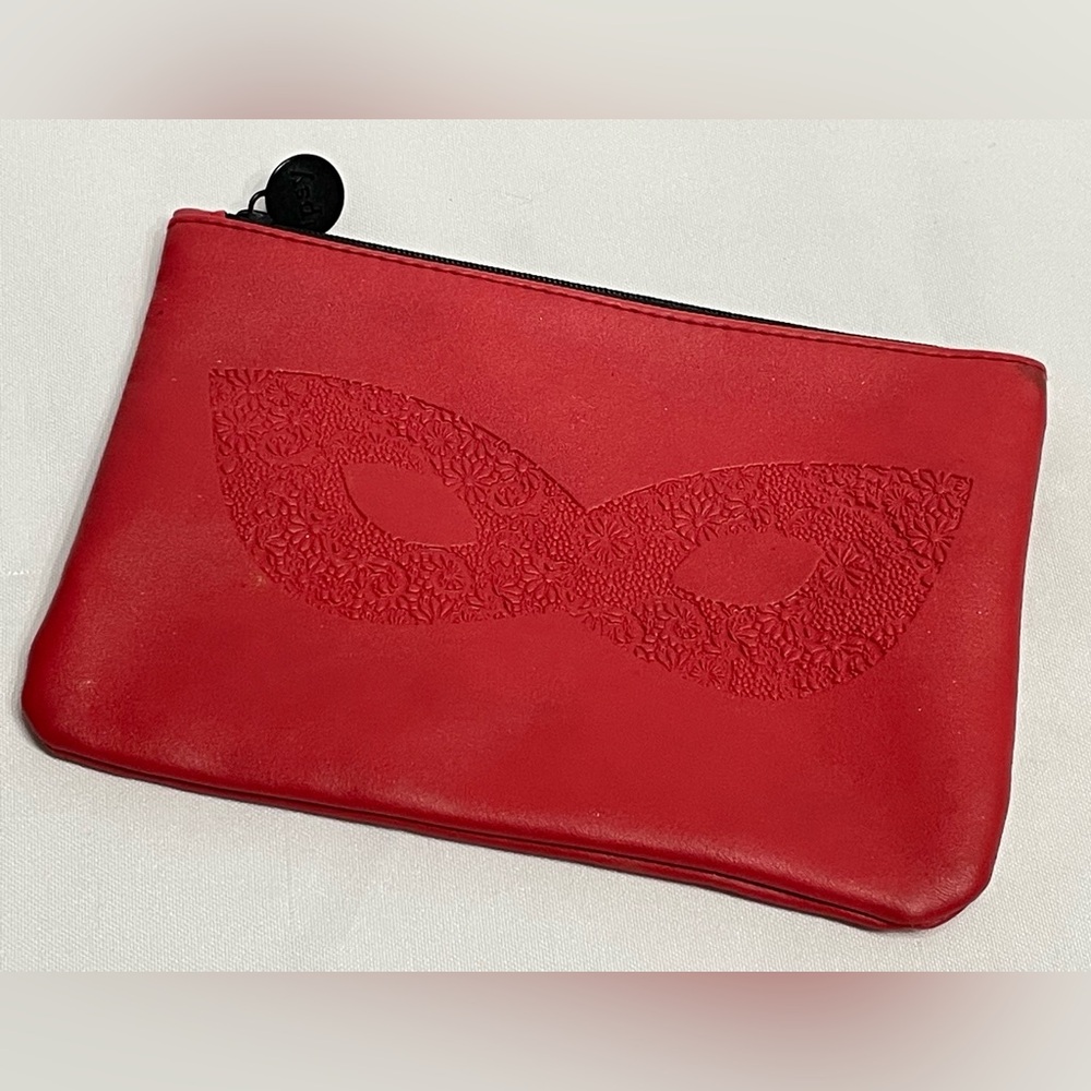 IPSY OCTOBER RED MASQUERADE MASK EMBOSSED MAKEUP COSMETIC BAG CLUTCH EUC